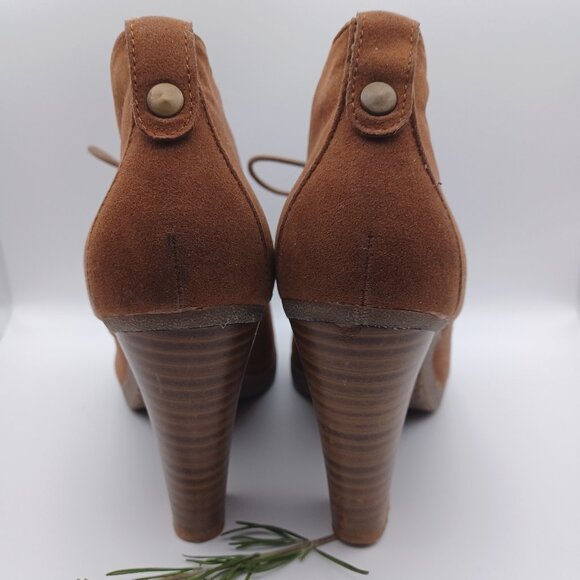 Jessica Heeled Ankle Boot - Picture 8 of 15